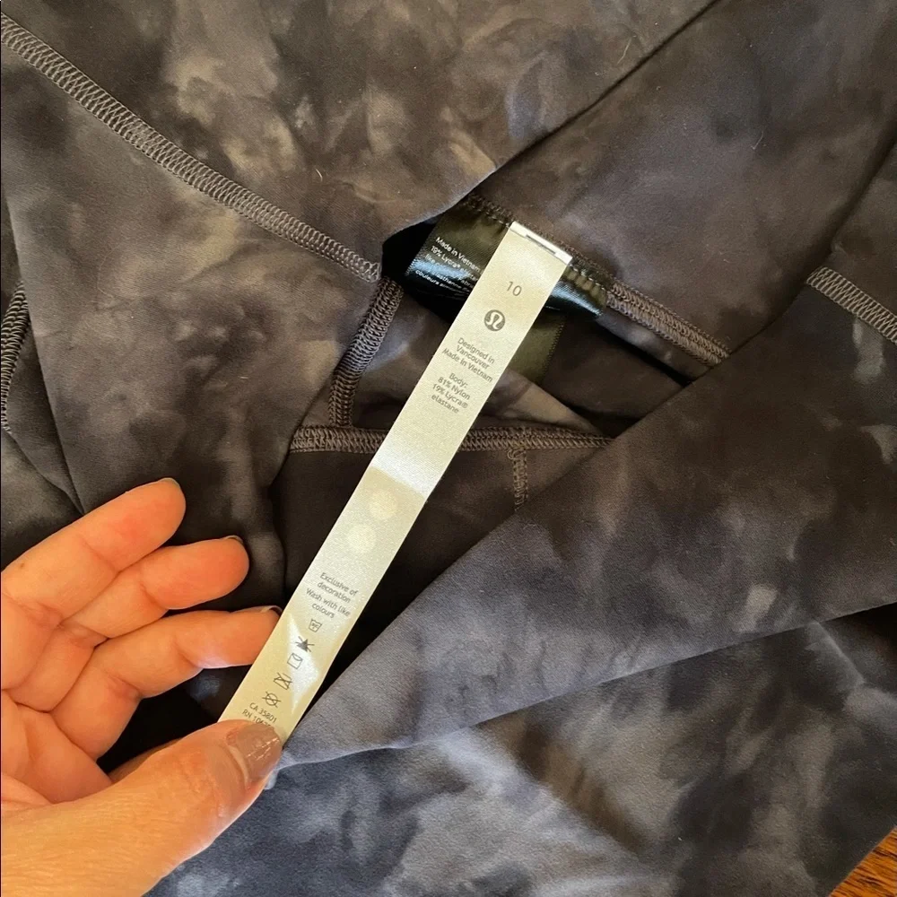 NWT lululemon align HR crop 21” diamond dye pitch grey graphite grey